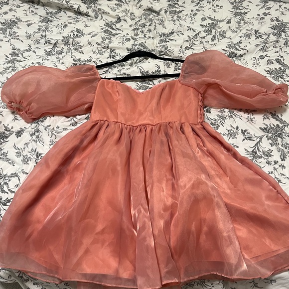 !!ACCEPTING OFFERS!! Lunellery Amelia Dress - Picture 3 of 5